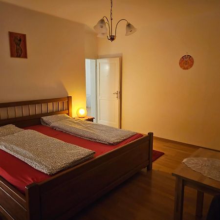 Laxmi Happy Home In Historical Prague Praga Exterior foto