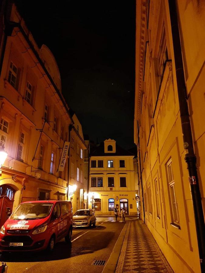 Laxmi Happy Home In Historical Prague Praga Exterior foto