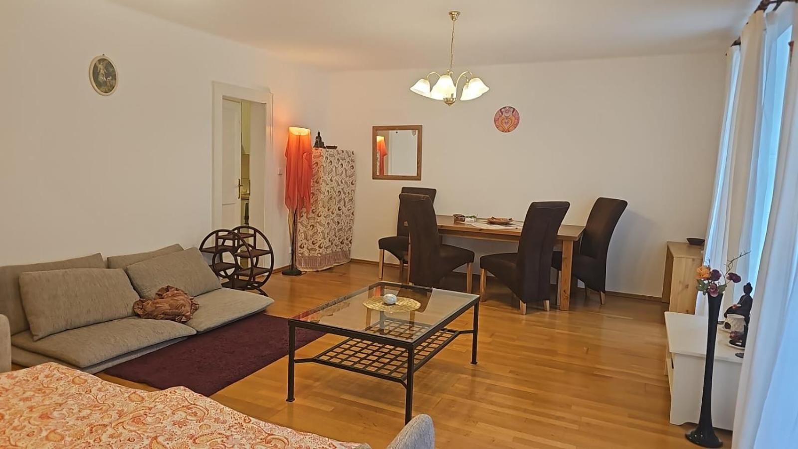 Laxmi Happy Home In Historical Prague Praga Exterior foto